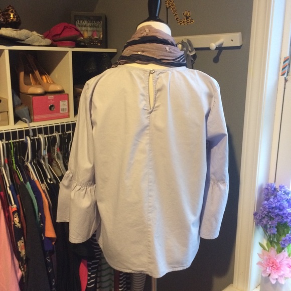 Beautiful light blue blouse with pearls - Picture 4 of 8